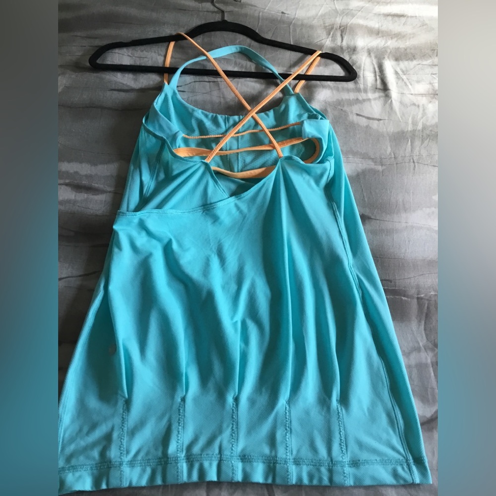 LuLuLemon top - Picture 2 of 4